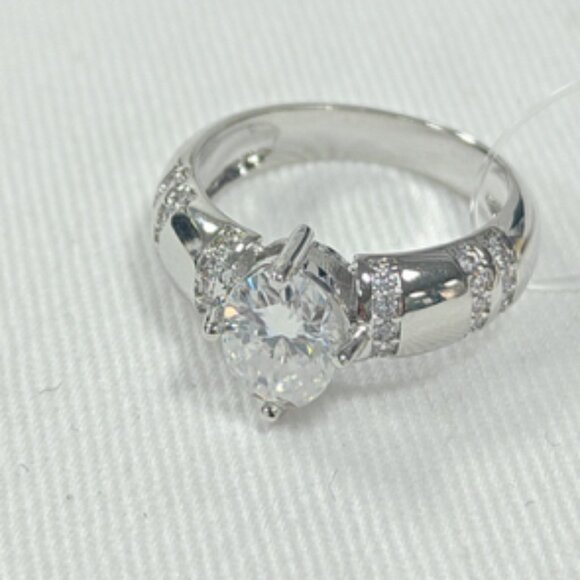 Jewelry - 1.5 CT genuine Moissanite Ring sz 6 with certificate of authenticity